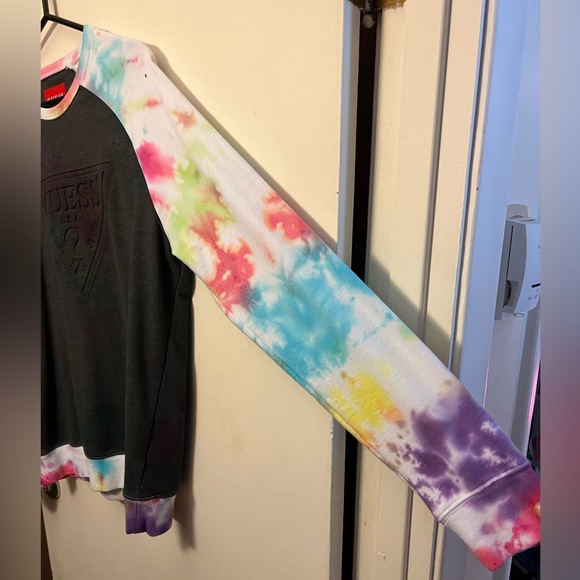 Custom tie-dye Guess crewneck - Picture 4 of 5